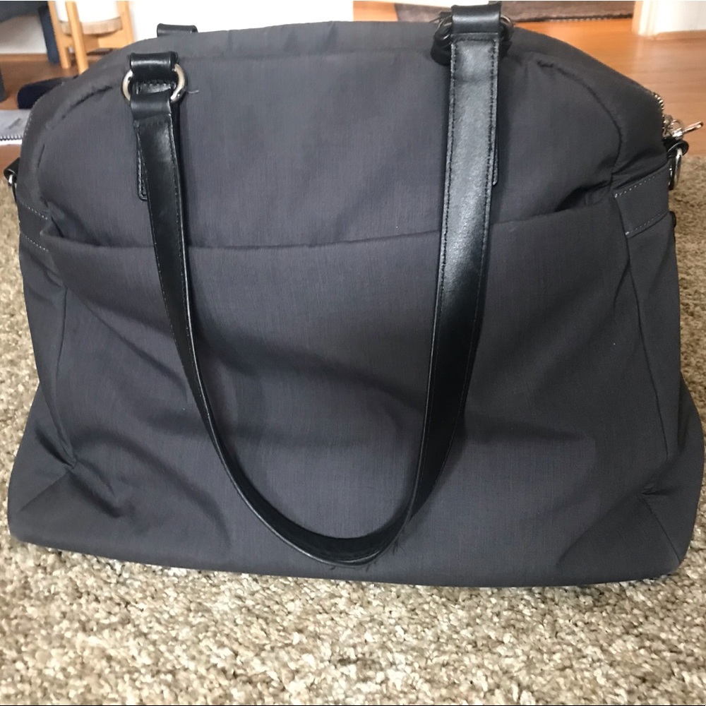 Lo & Sons OG Travel Purse